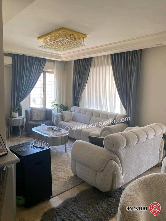 شقة شبه أرضية مساحة 129م للبيع مفروشة في عمان - خلدا