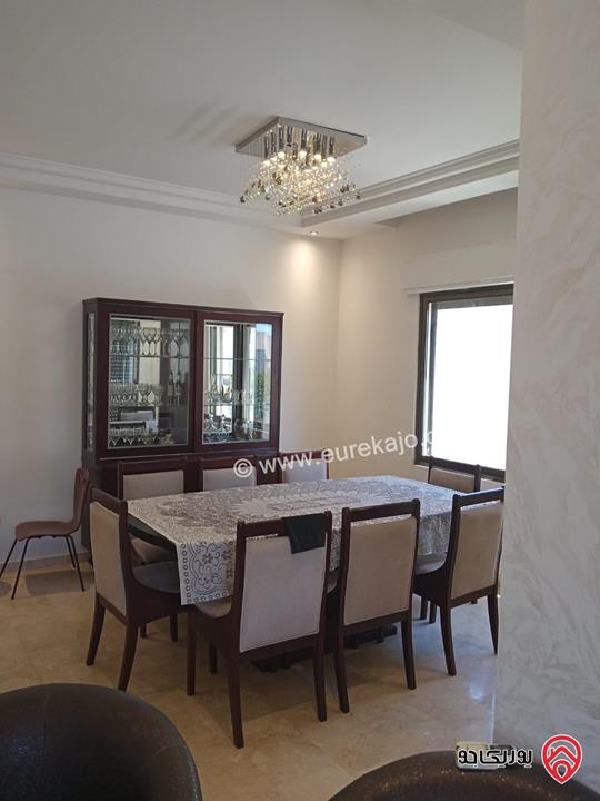 شقة طابقية مفروشة مساحة 275م للإيجار أو للبيع في عمان - دير غبار