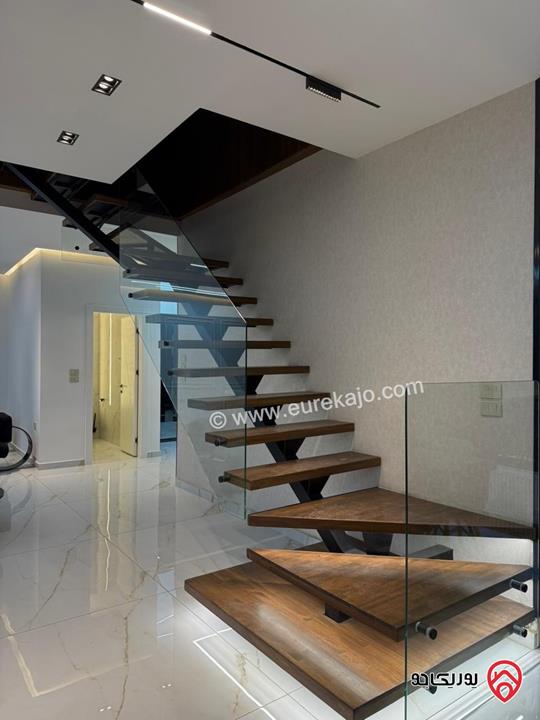 شقة دوبلكس مساحة 250م للبيع في عمان - دير غبار – تحفة هندسية بإطلالة بانورامية تأسر الأنفاس