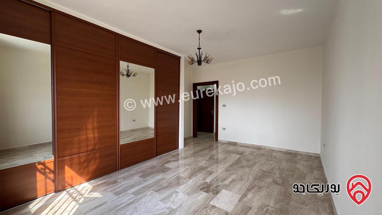 Unfurnished 4 Bedroom Apartment 300 Sqm for rent in Amman - 5th Circle
