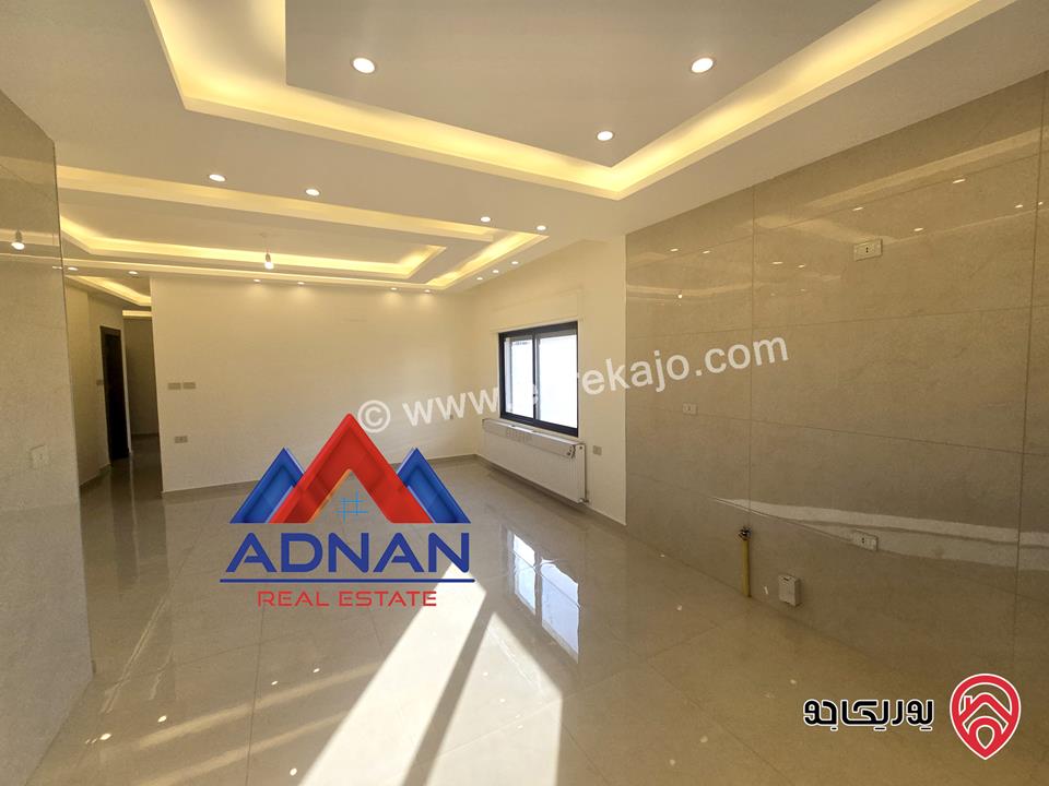 شقة جديدة مساحة 125 متر طابق ثالث للبيع في عمان - الرابية