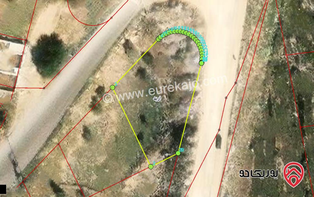 قطعة ارض للبيع على ثلاث شوارع مساحة 1234م في اربد - غرب المخفر الغربي زبدا 