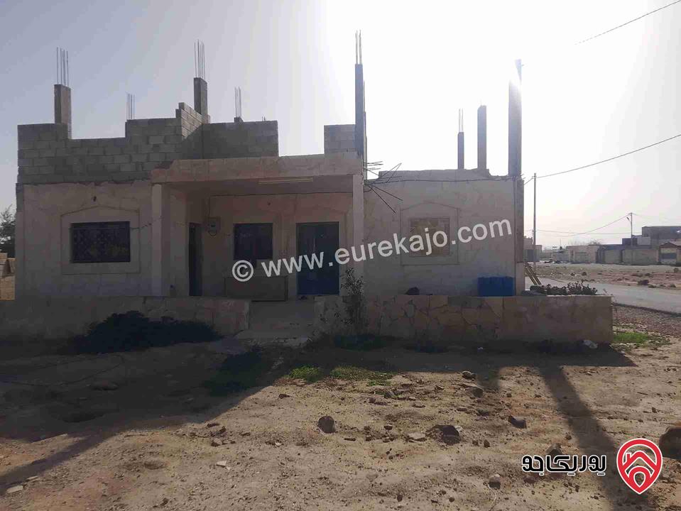 بيت طابقين مساحة 500م على أرض 600م للبيع في المفرق