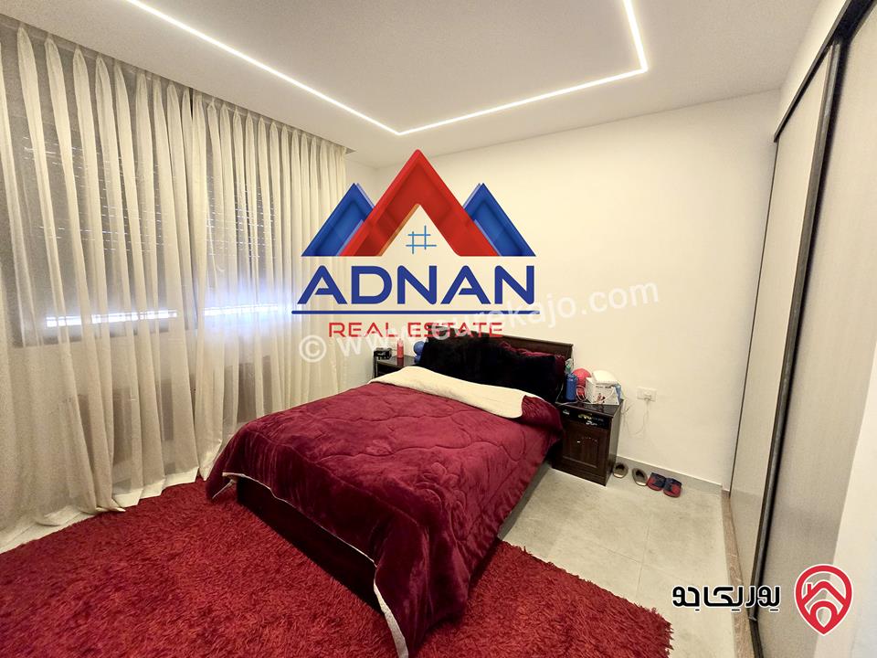 شقة مفروشة مساحة 230م مع حديقة كبيرة 300م و مدخل وكراج خاص للايجار في عمان - الرابية