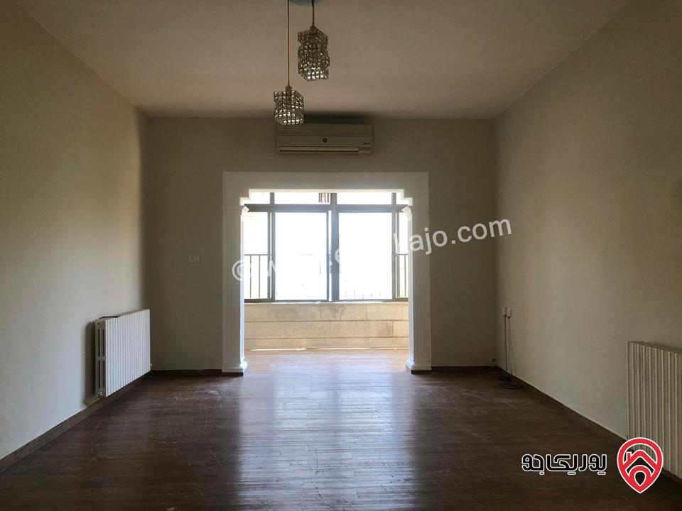 شقة فارغة طابق ثاني مساحة 200م للايجار في عمان - الدوار الخامس 