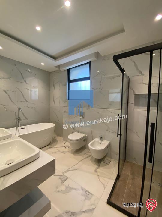 فيلا مستقلة فاخرة مساحة 700م على ارض 1 دونم و 350م للبيع في عمان - أم السماق الشمالي قرب التلاوي وخلف السنترو 