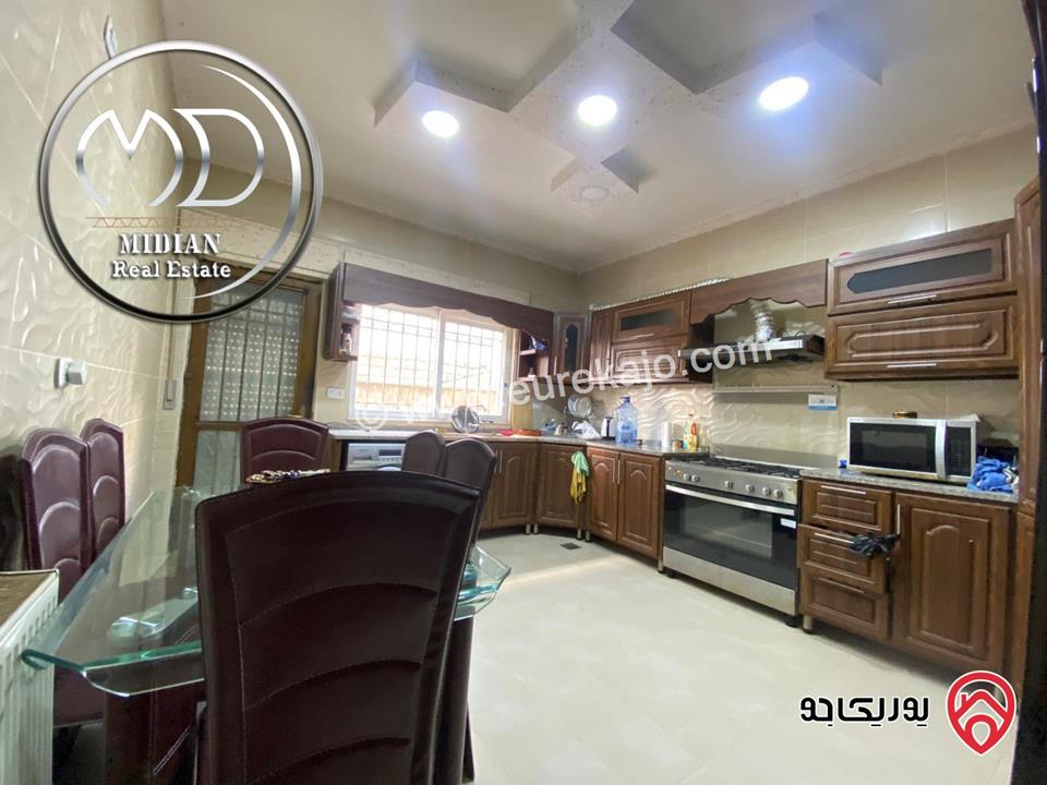 شقة شبه ارضي للبيع في عمان - الرابية مساحة 195م تشطيبات ديكورات سوبر ديلوكس بسعر مميز جداً