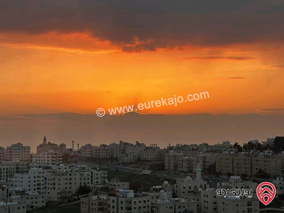 شقة طابق ثالث مساحة 150م مع روف 50م و تراس 50م للبيع في عمان - البيادر