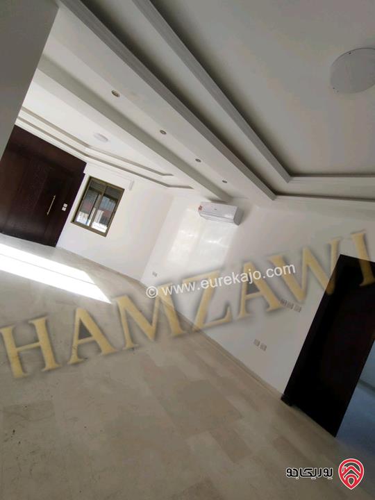 شقة طابق أرضي مساحة 220م داخلي و 100م خارجي للايجار في عمان - عبدون 