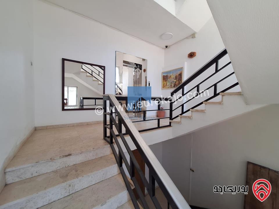 شقة طابقية طابق اول 250م للبيع في عمان - الصويفية