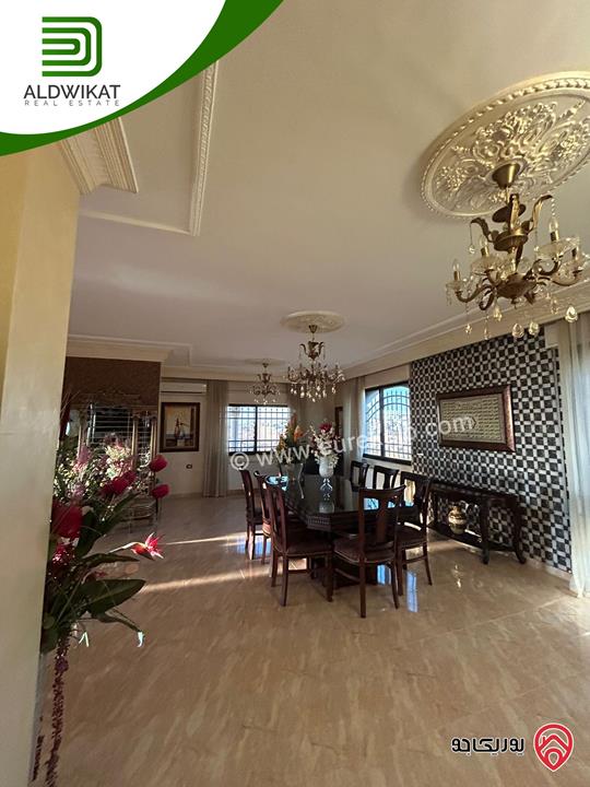 فيلا مستقلة مفروشة للبيع في عمان - ناعور مساحة الارض 1050م ومساحة البناء 1000م ومساحة الحديقة 400م ومساحة الترس 200م موقع اطلالة رائع ومميز