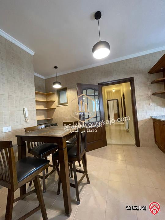 شقة سوبر ديلوكس مفروشة مساحة 175م للايجار في عمان - عبدون