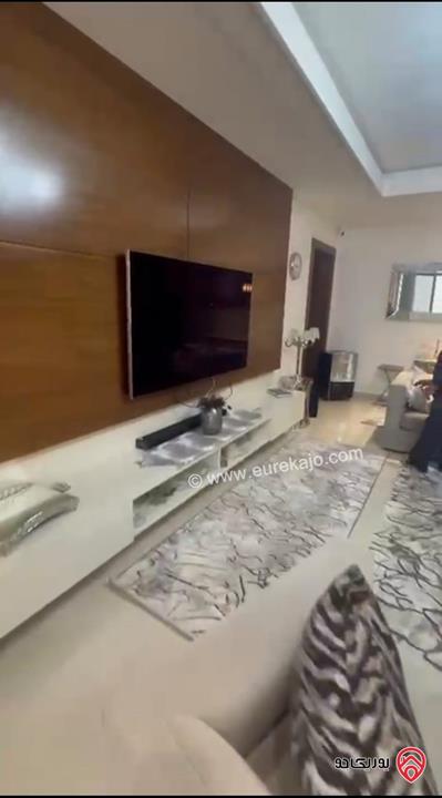 شقة فاخرة مفروشة طابق ثالث مساحة 300م للايجار في عمان - ام اذينة