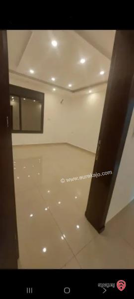 شقة أرضية مساحة 160م داخلي و 30م خارجي للإيجار في عمان - المدينة الرياضية 