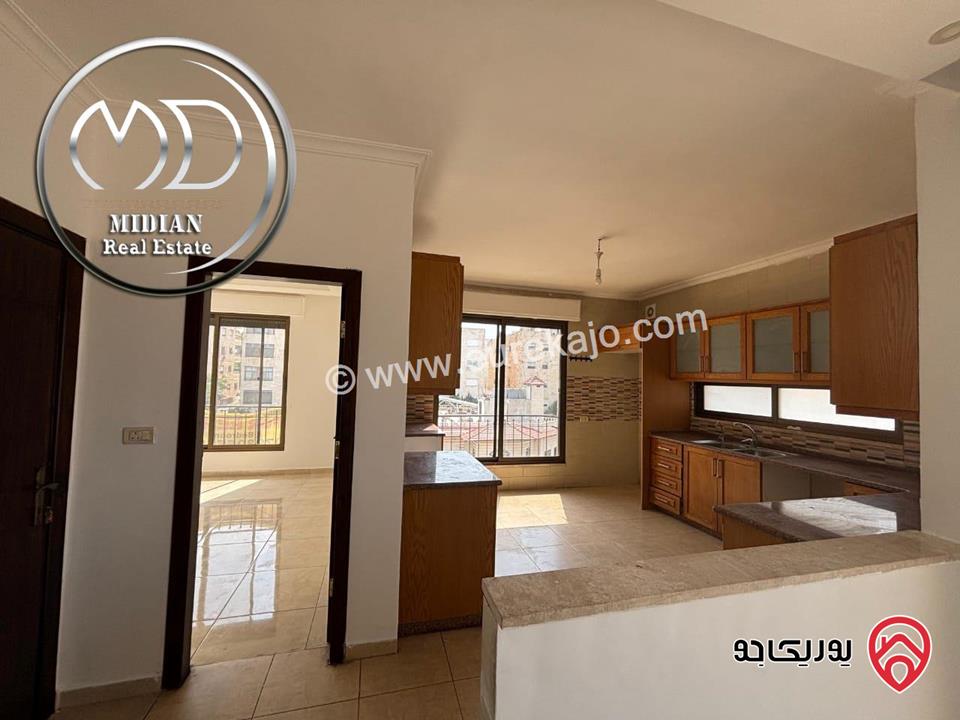 شقة فارغة للايجار في عمان- الجندويل مساحة 170م طابق ثالث سوبر ديلوكس اطلالة جميلة بسعر مميز