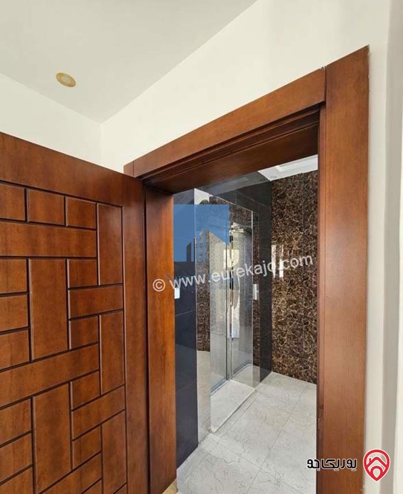 شقة طابقية طابق اول 223م تشطيب سوبر ديلوكس للبيع في عمان - دير غبار