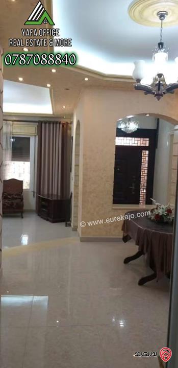 بيت مستقل مساحة 300م على أرض 415 م للبيع في الزرقاء – جبل طارق