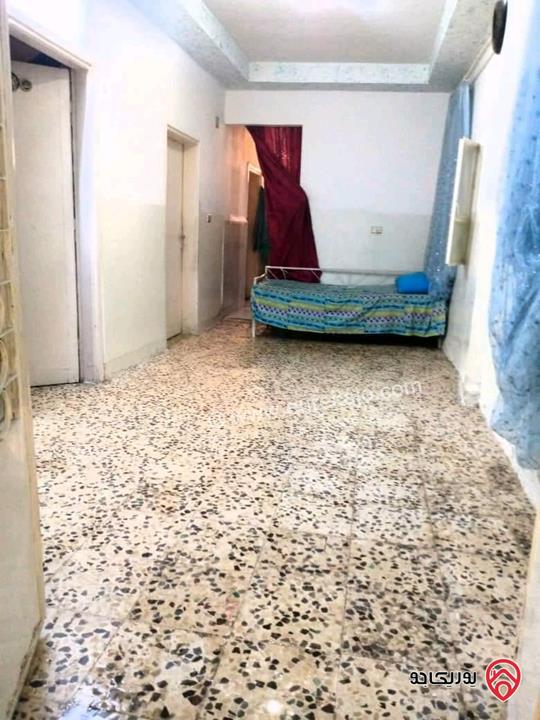 منزل مستقل على أرض 110م للبيع في الزرقاء - حي الحسين