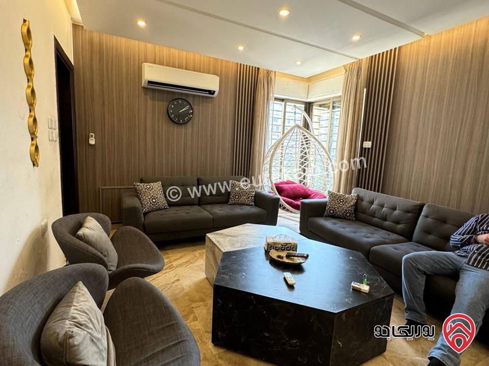 شقة مساحة 140م مع روف منفصل 70م للبيع في عمان - عبدون 