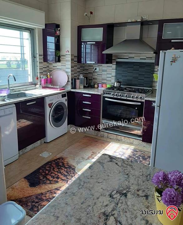 شقة طابق ثالث مساحة 140م للبيع في عمان - حي الصحابة