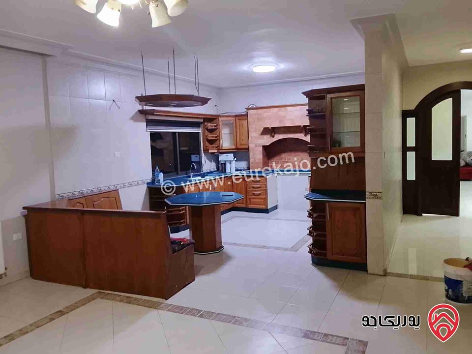 شقة مساحة 200م طابق اول للايجار في عمان - تلاع العلي