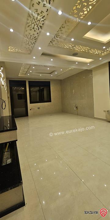 شقة أرضية مساحة 200م داخلي و 40م خارجي للبيع في عمان -  الجبيهة