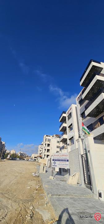 شقة مساحة 205م للبيع في عمان - الجبيهة شارع الاردن بجانب ديوان الصمادي 