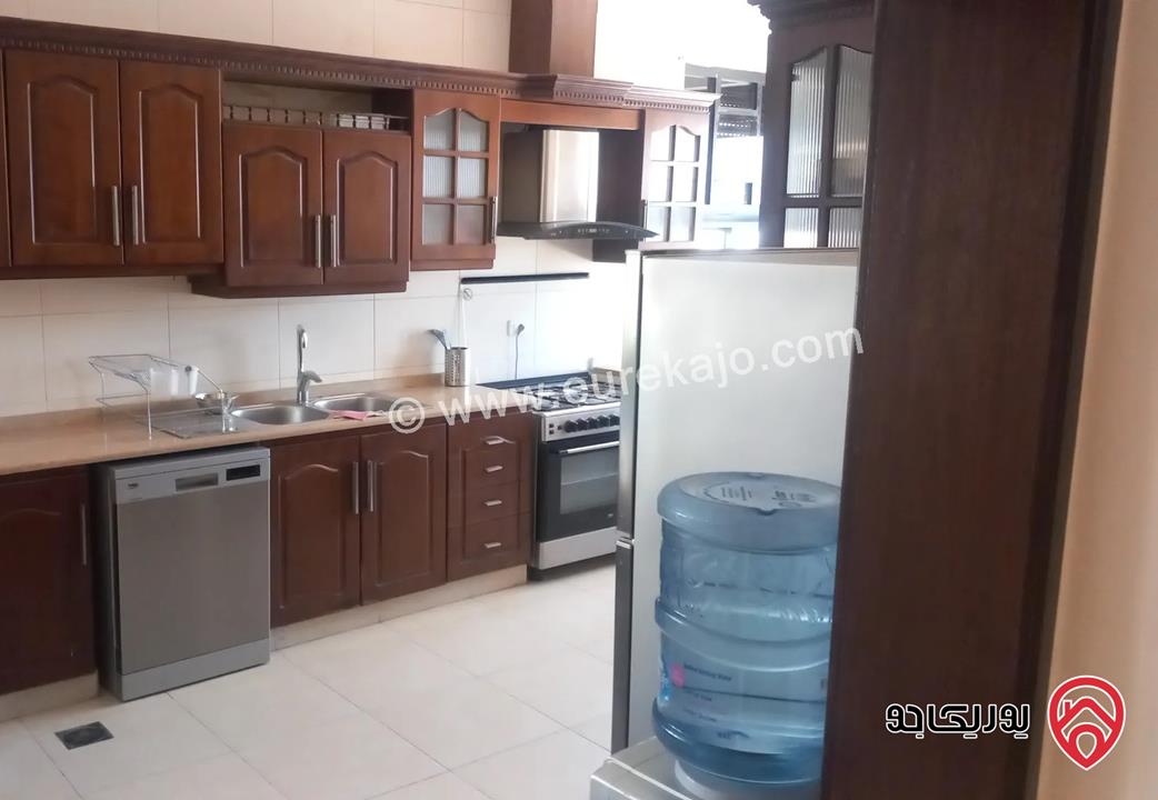 شقة فاخرة مفروشة مساحة 200 متر طابق ثالث للايجار في عمان - عبدون