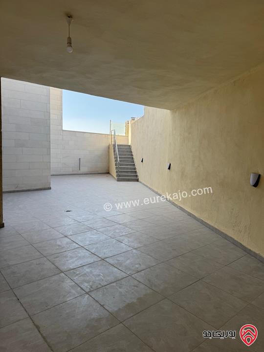 شقة طابق ارضي مساحة 155م داخلي و 155م خارجي للبيع في عمان - البنيات