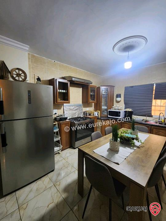 شقة تسوية مساحة 135م داخلي و 100م خارجي للبيع في اربد