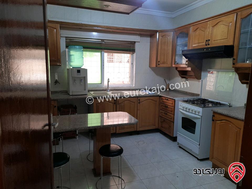 شقة مفروشة طابق اول مدخل مستقل مساحة 145م للايجار في اربد - حي الورود الشقه متوفره بتاريخ 10/20