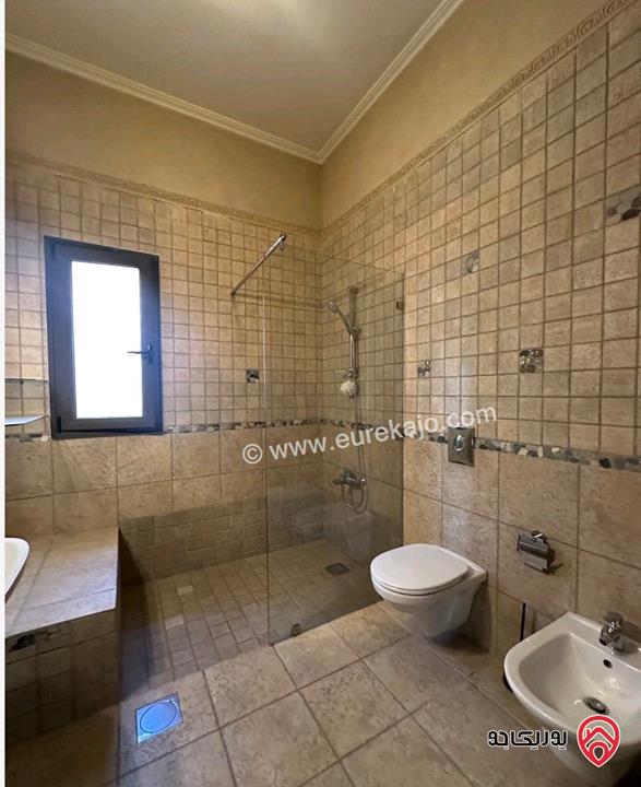 فيلا مساحة 700م على أرض 776م للبيع في عمان - دابوق