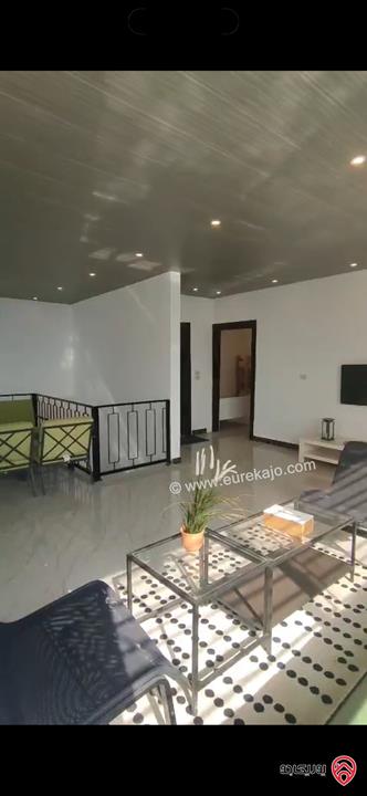 شالية فاخر مميز مساحة الأرض 1300م والبناء 180م للبيع في جرش قريب من عمان بإطلالة بانورامية وأعلى مواصفات