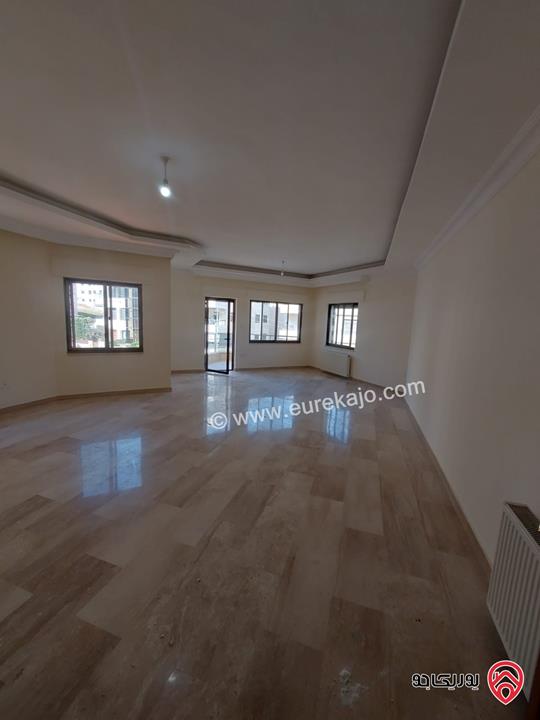 شقة طابق أول مساحة 200م للايجار في عمان - خلدا