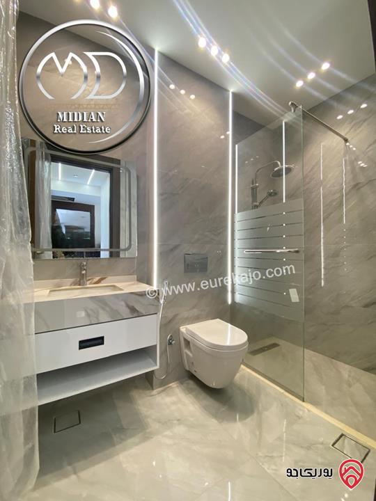 شقة جديدة شبه ارضي فارغة للايجار في عمان - دابوق مساحة 200م مع تراسات 150م تشطيبات وديكورات عصرية فاخرة