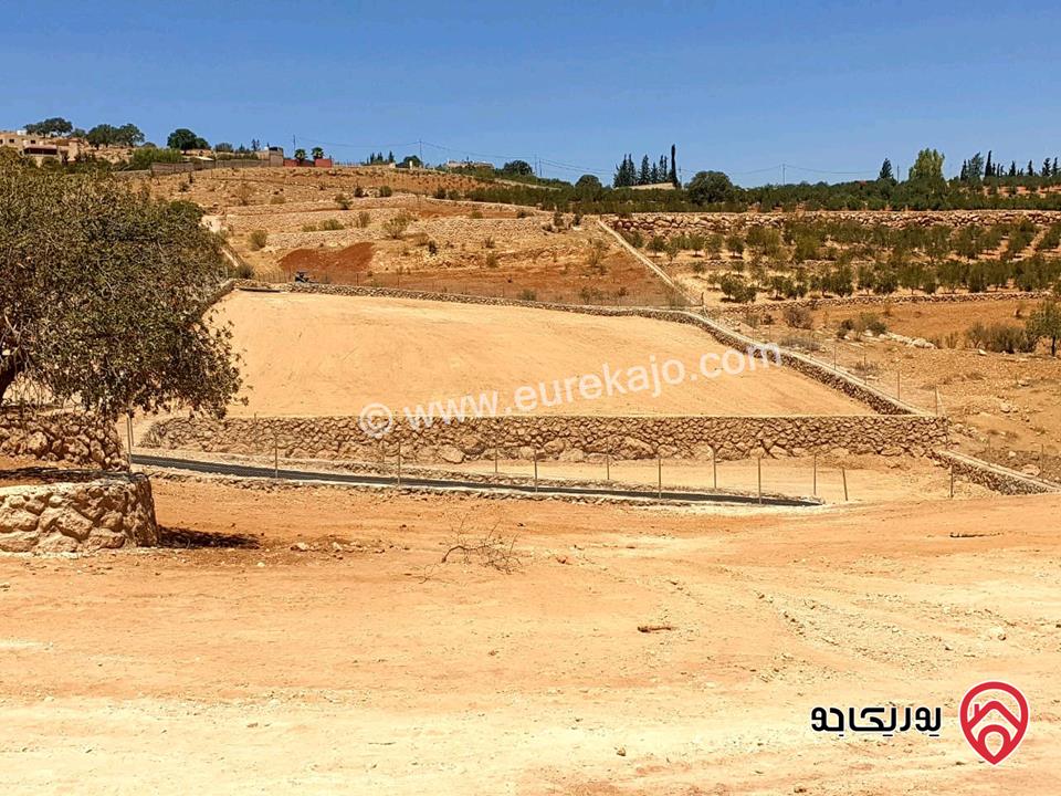 قطعة أرض مساحة 3800م للبيع في الزرقاء - صروت 