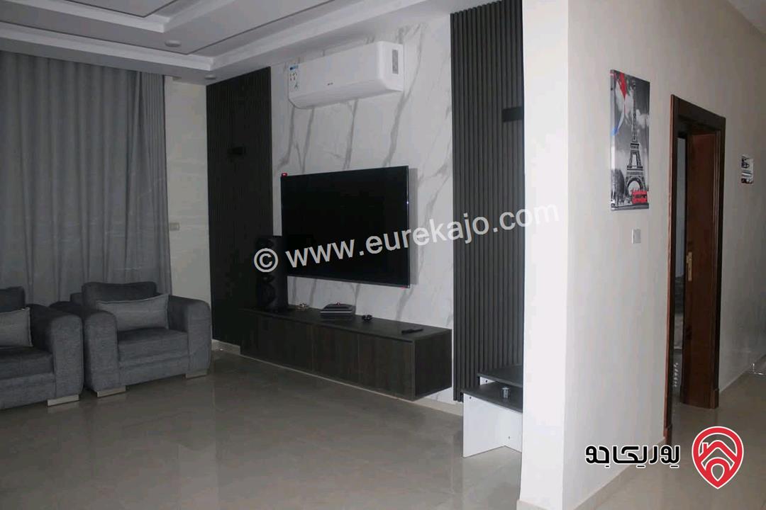 مزرعة مساحة البناء 220م على أرض 3400م مجهزة بالكامل للبيع داخل كومباوند خاص في المفرق