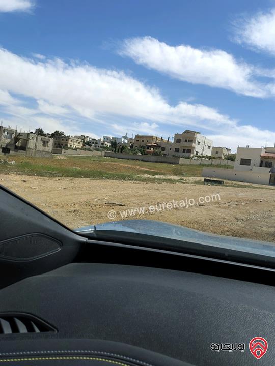 قطعة ارض مساحتها 748م سكن ب للبيع في الزرقاء - جريبا بالقرب من شارع بيرين الرئيسي خلف محددة المهندس تقع على شارعين الاول معبد والشارع الثاني غير معبد