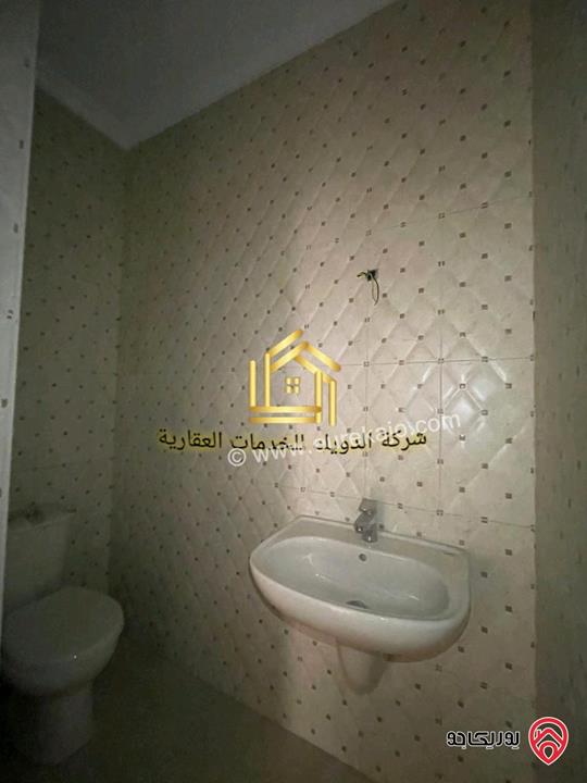 شقة مساحة 186م طابق ثالث للايجار في عمان - ام السماق 