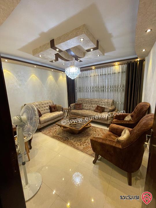 شقة طابق ثاني مساحة 150م للبيع في الزرقاء الجديدة قرب كنيسة الماريوسف