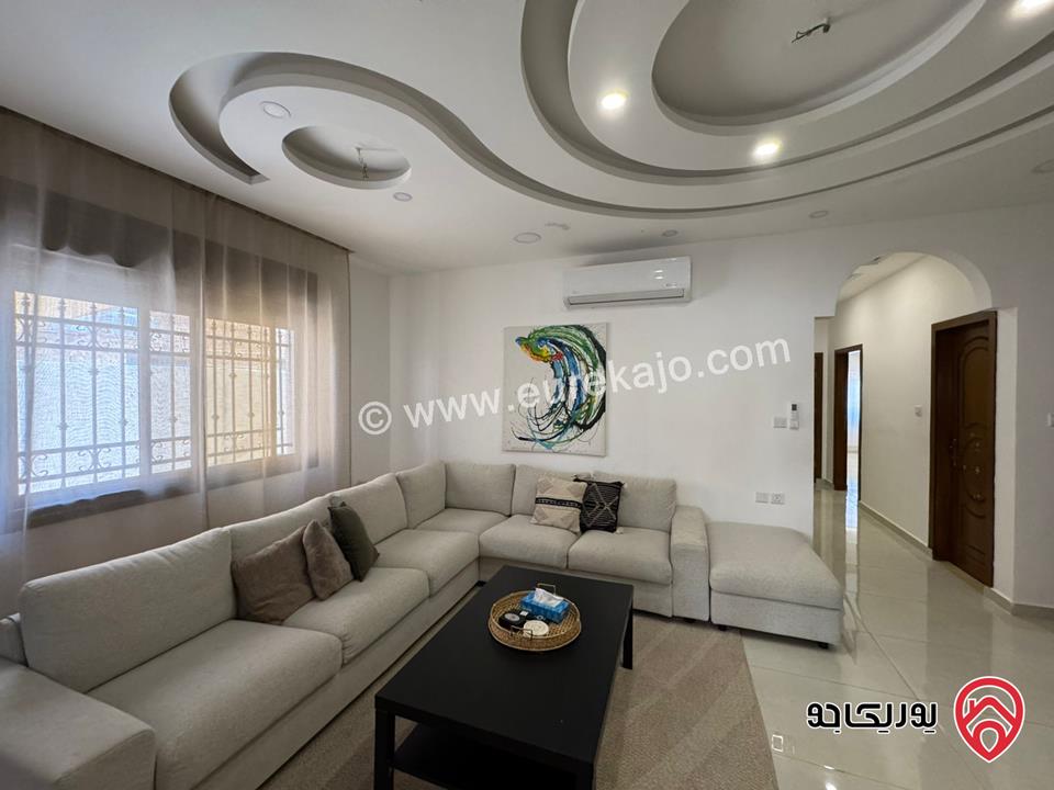 شقة أرضية مميزة مساحة 162م داخلي و 280م خارجي للبيع المنطقة الخامسة / العقبة