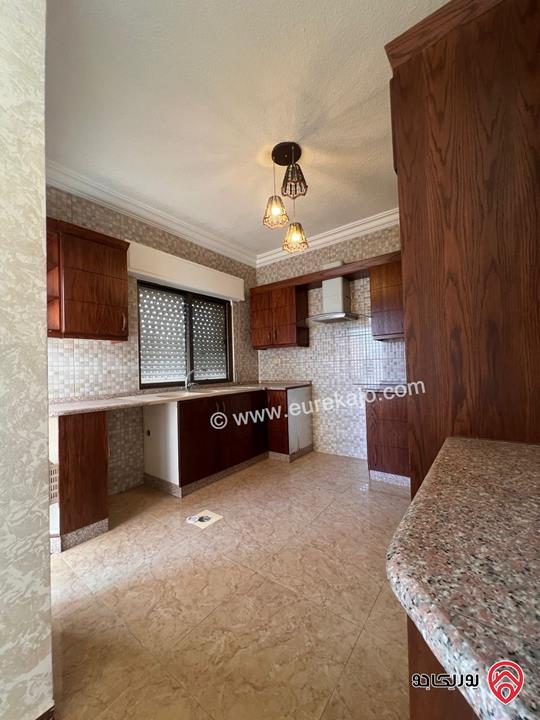 شقة طابق ثالث مساحة 150م للايجار في عمان - تلاع العلي 