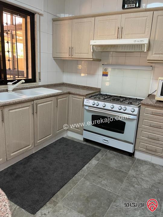 شقة فاخرة مفروشة أرضية مساحة 150م للايجار في عمان - ام اذينة