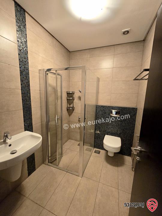 شقة شبه أرضية مساحة 200 متر مع ترس 40م ومدخل خاص للايجار في عمان - عبدون