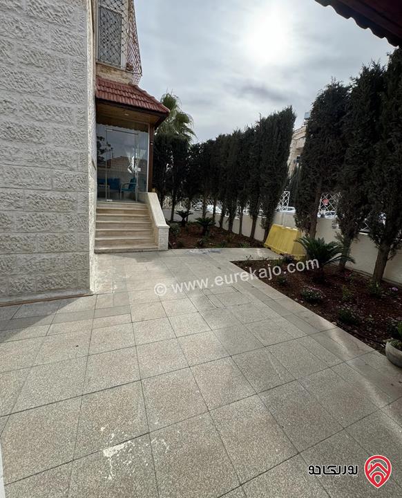 شقة أرضية مساحة 200م داخلي و 150م خارجي للايجار في عمان - ام السماق 