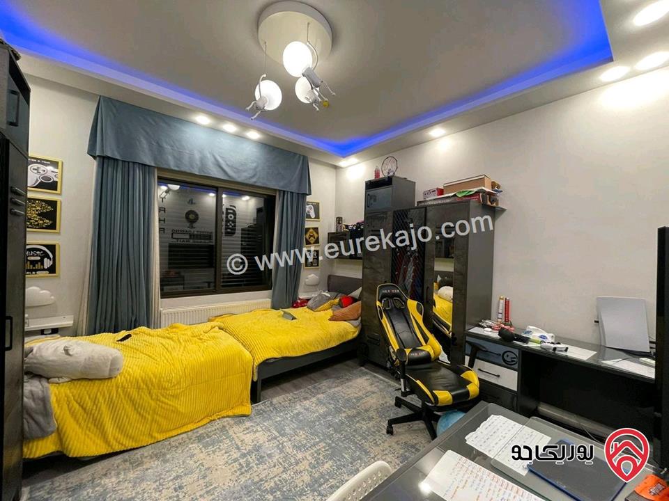 شقة طابق ثالث دوبلكس مساحة 247م للبيع في عمان - أم السماق