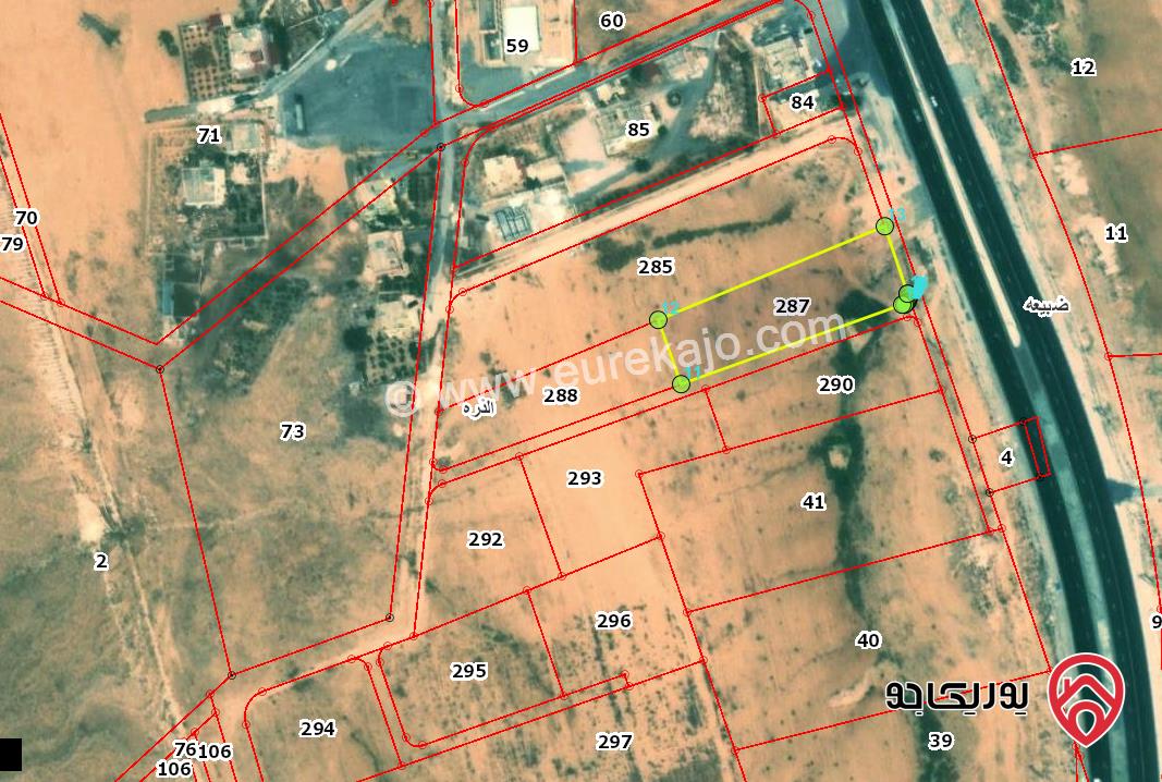 ارض مساحة 3 دونم و 945م للبيع في عمان - على الطريق الصحراوي مرخصة لكازية بنزبن ومحطة شحن للبيع بسعر مغري