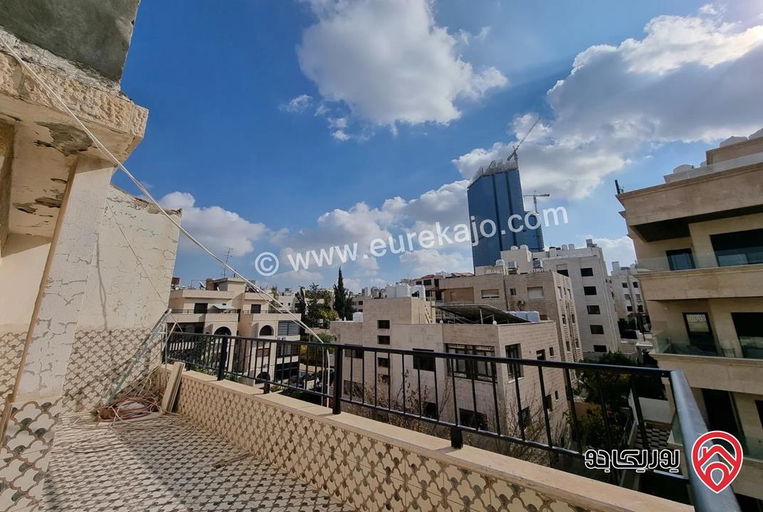 شقة ثالث دوبلكس مساحة 320 م للبيع في عمان - ام اذينة 