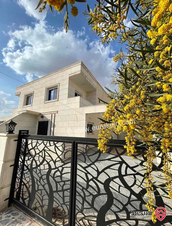 فيلا دوبلكس مساحة 320م على أرض 1 دونم و 500م للبيع في الزرقاء / الهاشمية 