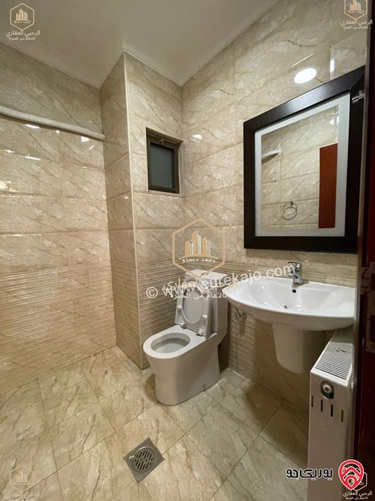 شقة دوبلكس فاخرة طابق ثالث مساحة 220م للايجار في عمان - الرابية